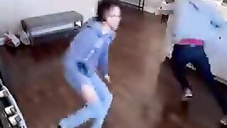 Encore dans sa folie