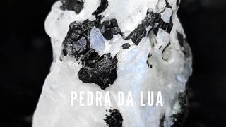 Pedras, cristais, conhecimento, pedra da lua