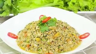 beautiful and  girl!!  cook delicious and nutritious food