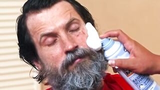 Homeless man transforms after barbers kindness