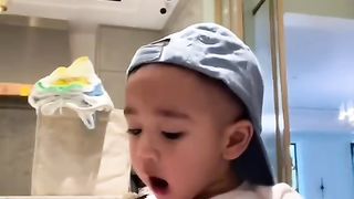 Cipung Sudah Bisa Makan Sendiri