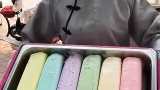 Unique ???? Asian streetfood again ???? what's the name guys?