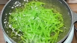 Satisfying cooking green French fries ????