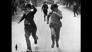 Charlie Chaplin - The Mirror Maze