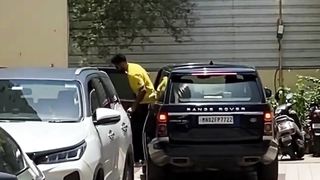 Vicky Kaushal Gets Spotted at outside of Gym