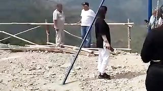 Menikmati keindahan