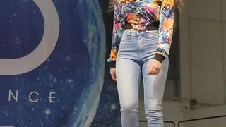 Latest Dance A Beautiful Girl