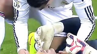 #shorts شاهد رونالدو شغال مسعف فى المباراه