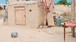 PAKISTANI LARKAY KAY HATH MAGNET HEN.