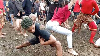 action "jaranan cakilan" traditional Indonesian art