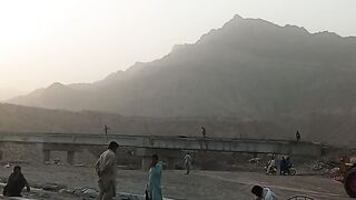 Very havey water at kalabagh in darya sindh in pakistan very high flood and see oldest steel pull at kalabagh pull chapari wala in Woking time