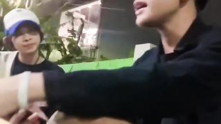 Nongkrong sambil bernyanyi sama kawan lama