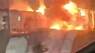 Keclakaan truk trailer tertabrak kreta