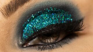 Glitter makeup