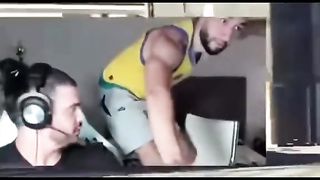 Billy Pète Sur Amine