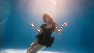 diving beauty