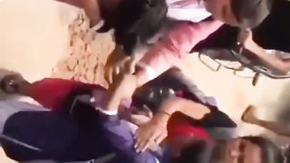 School girls fight ????