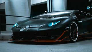 Lamborghini Aventador 3