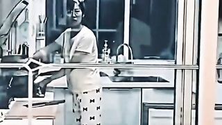 Biwi ko kitchen mein chhod Gaya