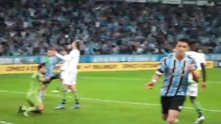Gol de Luis Suárez com narração Rafael Pfeiffer da Rádio Guaíba