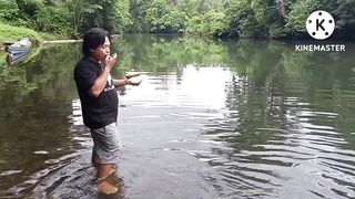 eat while swimming