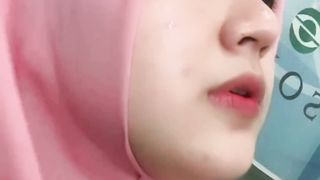 Recite the prayer of a Muslim woman who has a melodious voice