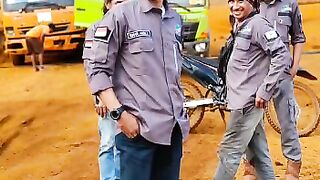 Kami adalah pekerja lapangan