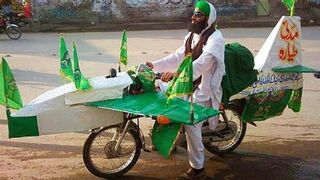 Funny Pakistani people's Moments funny moments of pakistani people