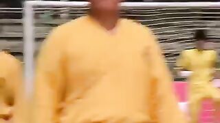 bagaimana jika  pemain bola seperti ini