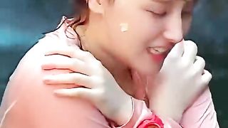 Nancy Momoland's having a blast in the water! #kpop #shorts