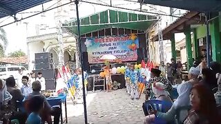 UPACARA ADAT PERPISAHAN KELAS 6