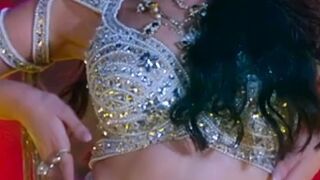 All you need is Swiss Alps ????️ in the backdrop and you got a Bollywood song right here????‍♀️ Nora at MM’s fashion show! 2