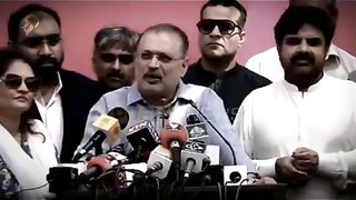Subsay Barra Mukhlif Bhee Khan Kay Barray