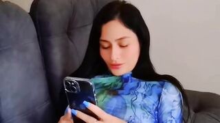MOBILE NAY MUJHY GARM KAR DIYA HAY.