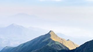 Inadahnya pemandang pegunungan