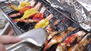 Amazing Arabian Food!! SEAFOOD BBQ MOUNTAIN in Dubai