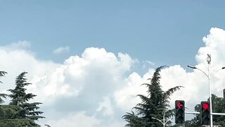 蓝天白云最美的你