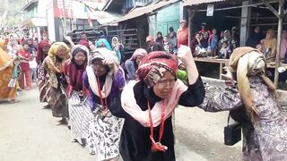 Lomba gerak jalan lucu banget bersama nenek gaul