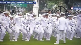 Selebrasi perwira muda