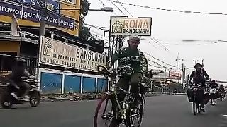 Bersepeda 3