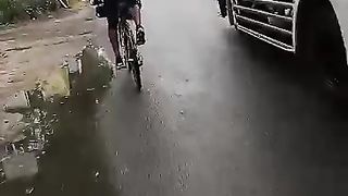 Dari bersepeda banyak sodara