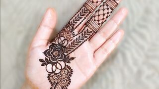 Very Beautiful Unique Floral Henna Design #shortsvideo