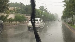 Lahore main barish