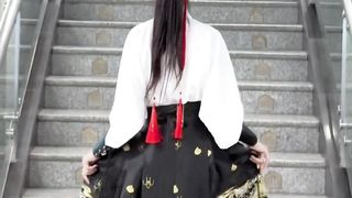 Girls should always wear something cool when they go out, horse face skirt