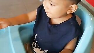 Abdullah lagi makan