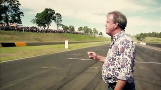 Nissan GTR vs a Woman race