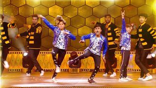 Ditya Bhande BEST Dance Performance On Stage | Ananda Vikatan Cinema Awards 2018