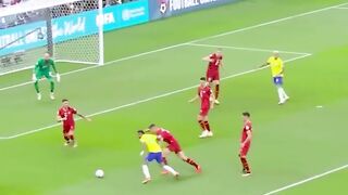 Richarloson scores Brazil's first goal of the 2022 World Cup!