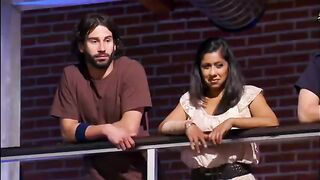 Gordon Ramsay-Removing flesh off a salmon