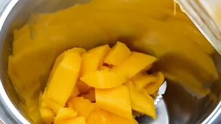Banana Mango Milkshake